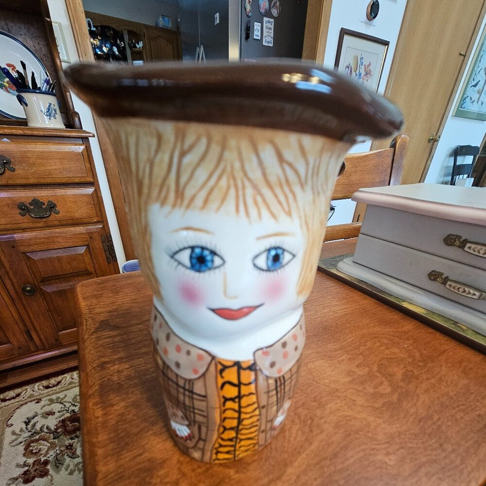 bella casa susan paley vase by ganz KATE 5INCH PAINTED LADY CERAMIC VASE